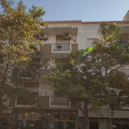 80 τ.μ. με 2 υπνοδωμάτιο/α και 1 ιδιωτικό/ά μπάνιο/α σε κέντρο λάγκος * Λάγος