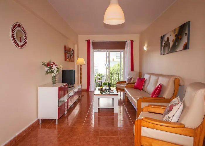 Main Avenue 2 Bed Apartment *